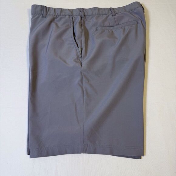 IZOD Golf Swing Flex Gray Chino Shorts Mens Size 40‎ Breathable Lightweight - Picture 12 of 13